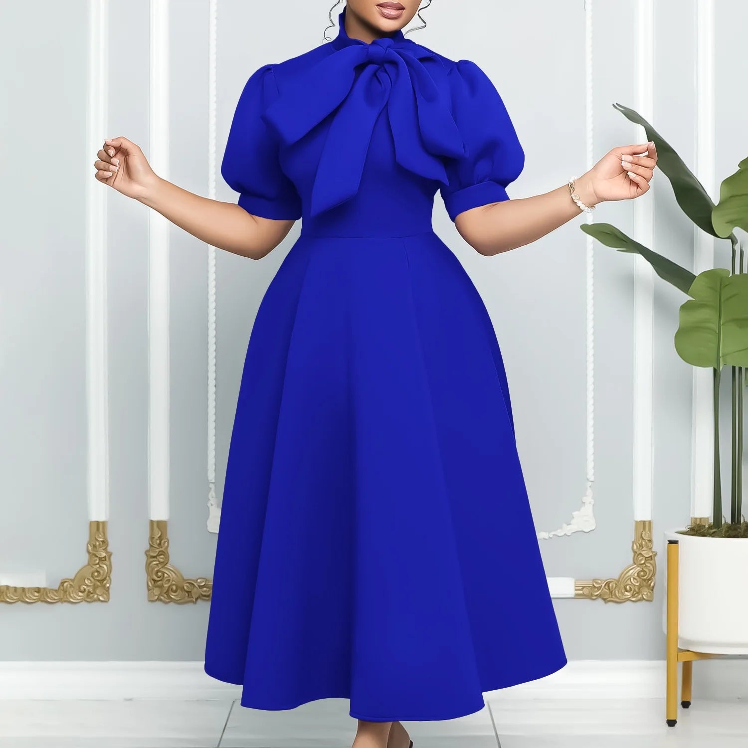 👑 QUEEN BOW — ROBE PLISSÉE À NŒUD SIGNATURE