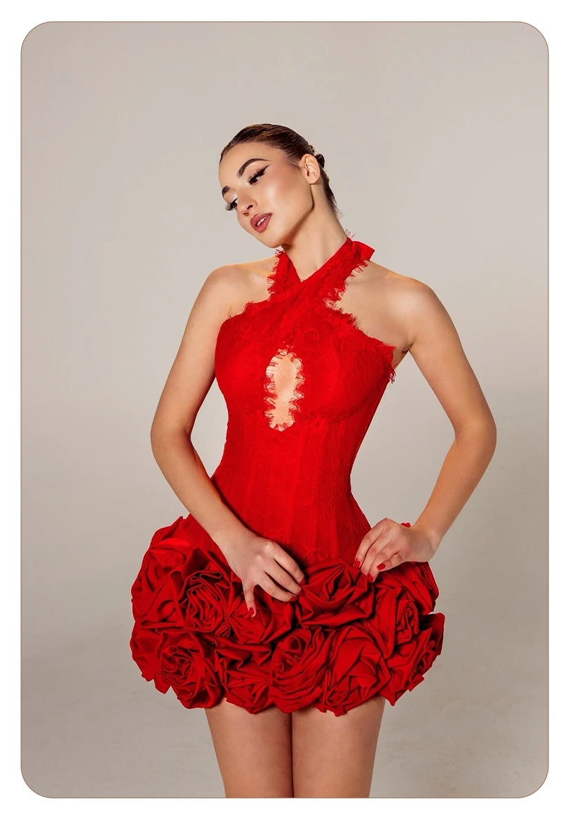 👑 QUEEN ROSE HALTER — MINI ROBE DENTELLE APPLIQUÉS ROSES