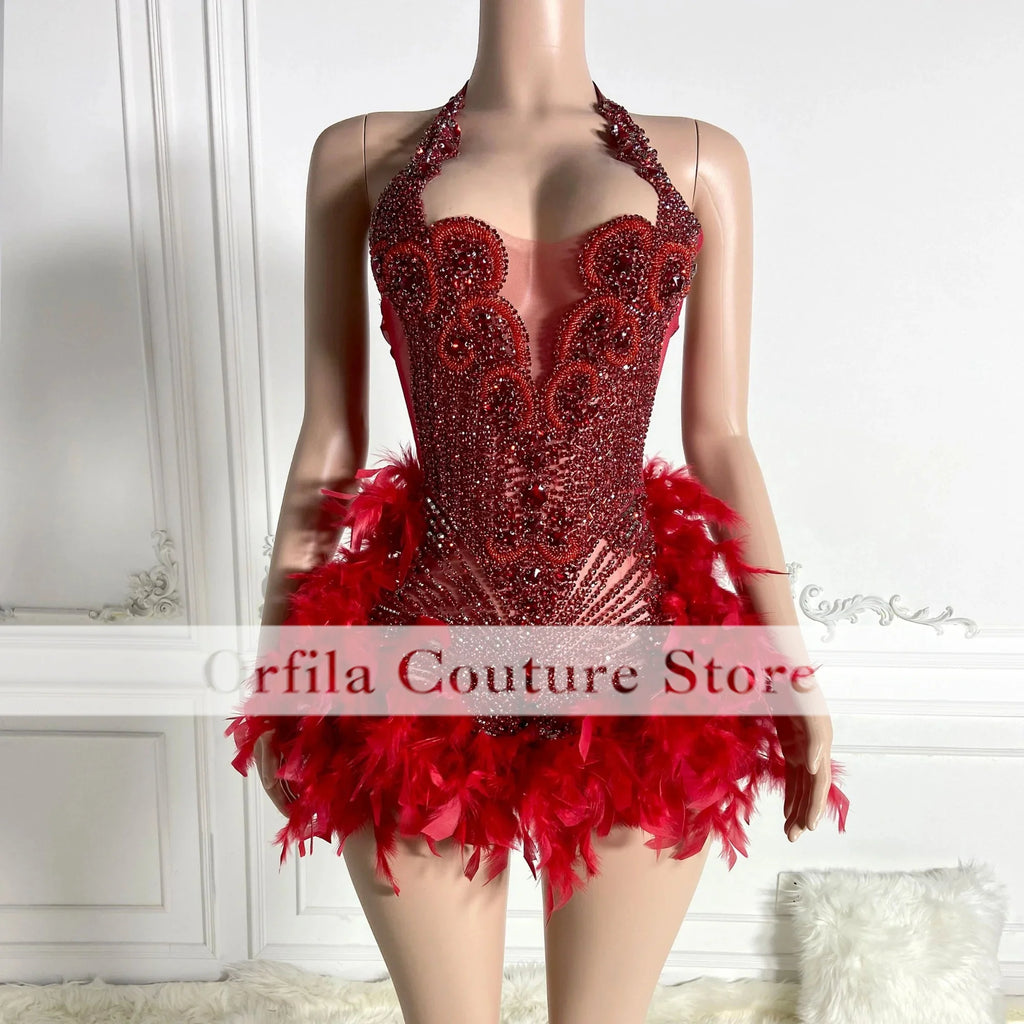 👑 QUEEN PLUME CRISTAL — ROBE DE SOIRÉE MINI SIRÈNE PLUMES & CRISTAUX