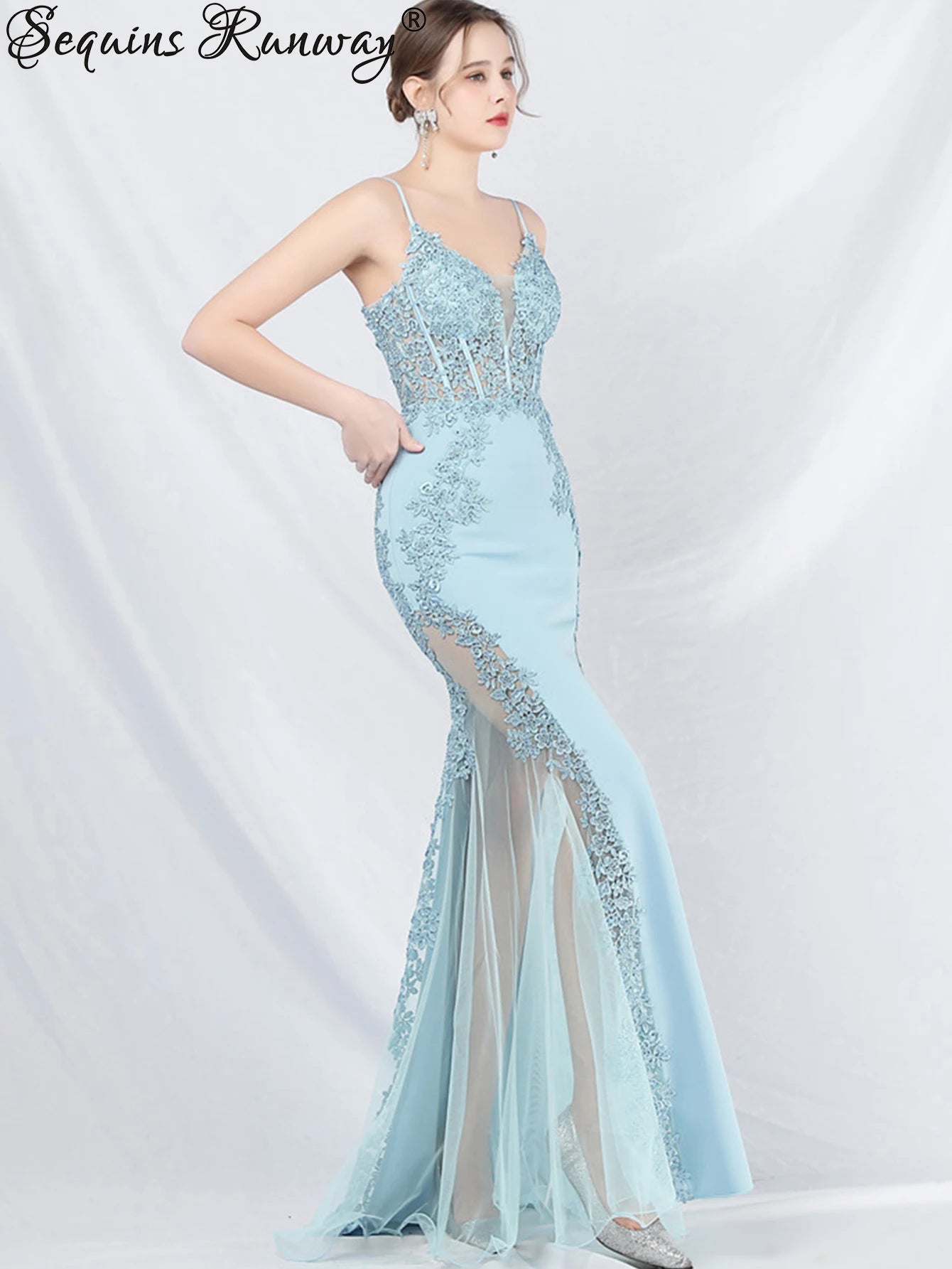 👑 QUEEN LACE MAXI DRESS — ROBE LONGUE DENTELLE TRANSPARENTE COL V BRETELLES SPAGHETTI SOIRÉE GALA