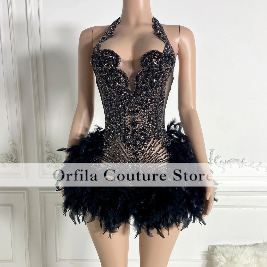 👑 QUEEN PLUME CRISTAL — ROBE DE SOIRÉE MINI SIRÈNE PLUMES & CRISTAUX