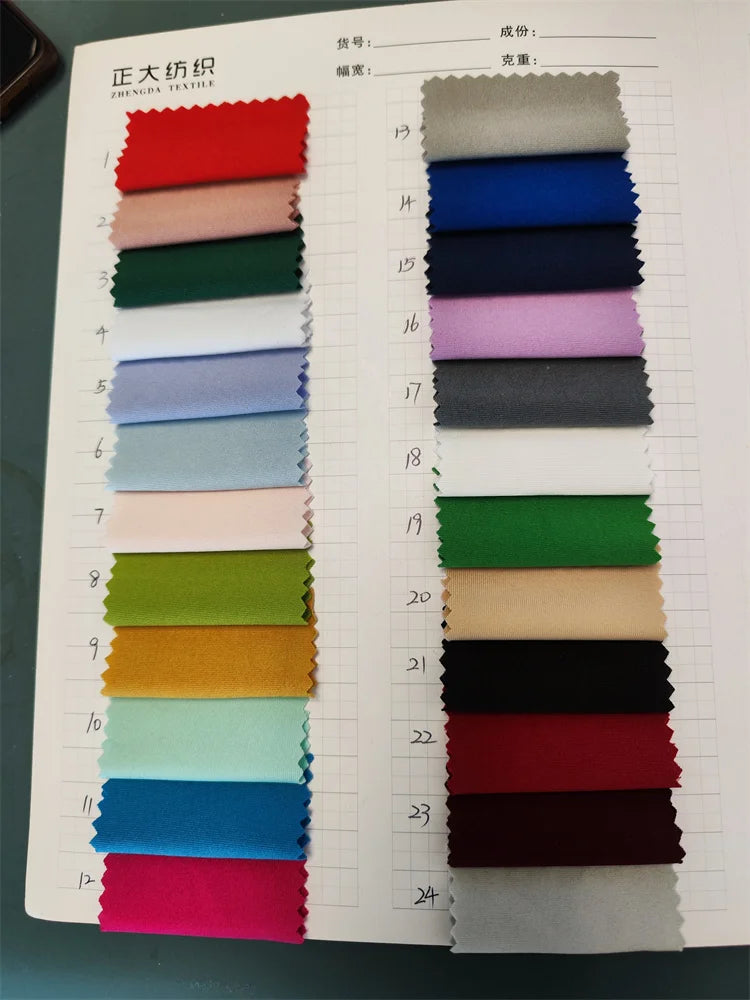 👑Queen Rouge Prestige – Épaule Dénudée & Gants