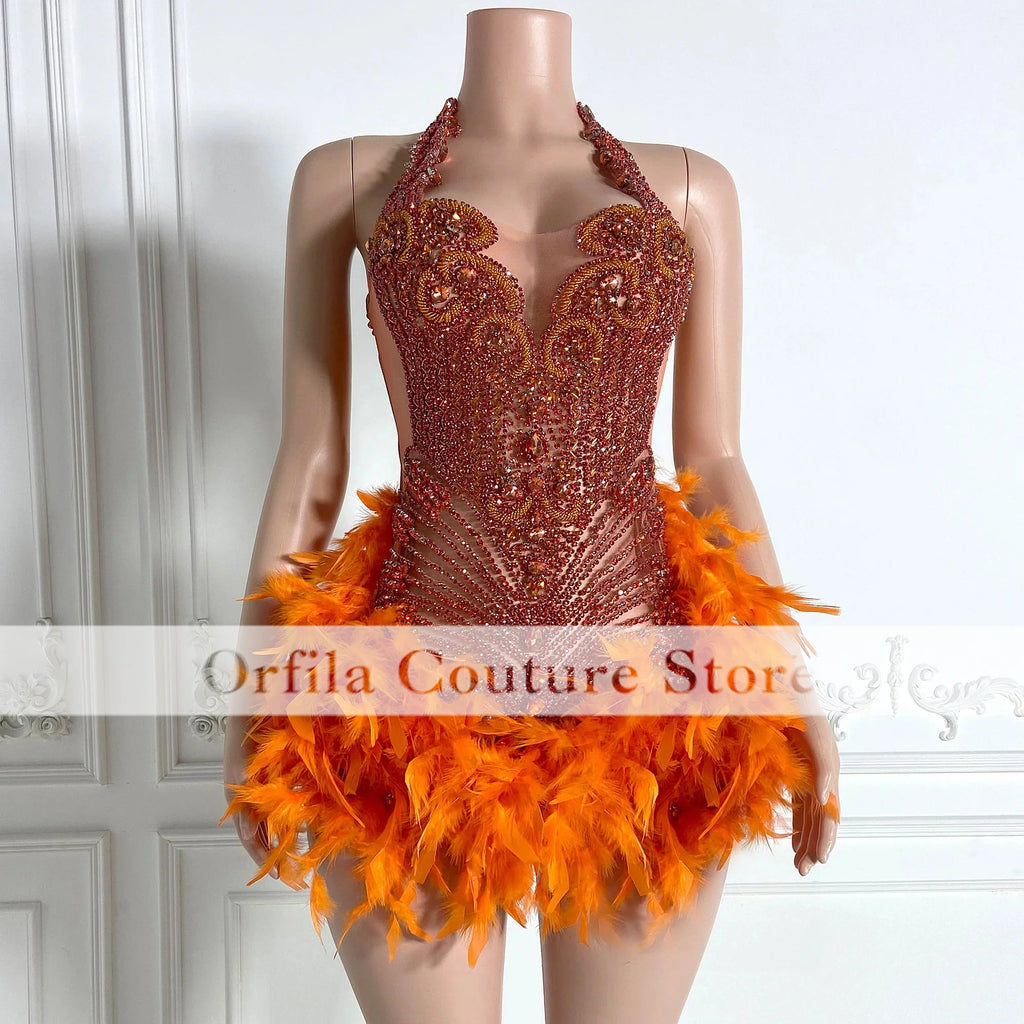 👑 QUEEN PLUME CRISTAL — ROBE DE SOIRÉE MINI SIRÈNE PLUMES & CRISTAUX