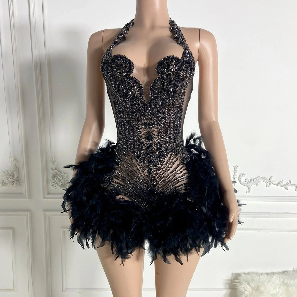👑 QUEEN PLUME CRISTAL — ROBE DE SOIRÉE MINI SIRÈNE PLUMES & CRISTAUX