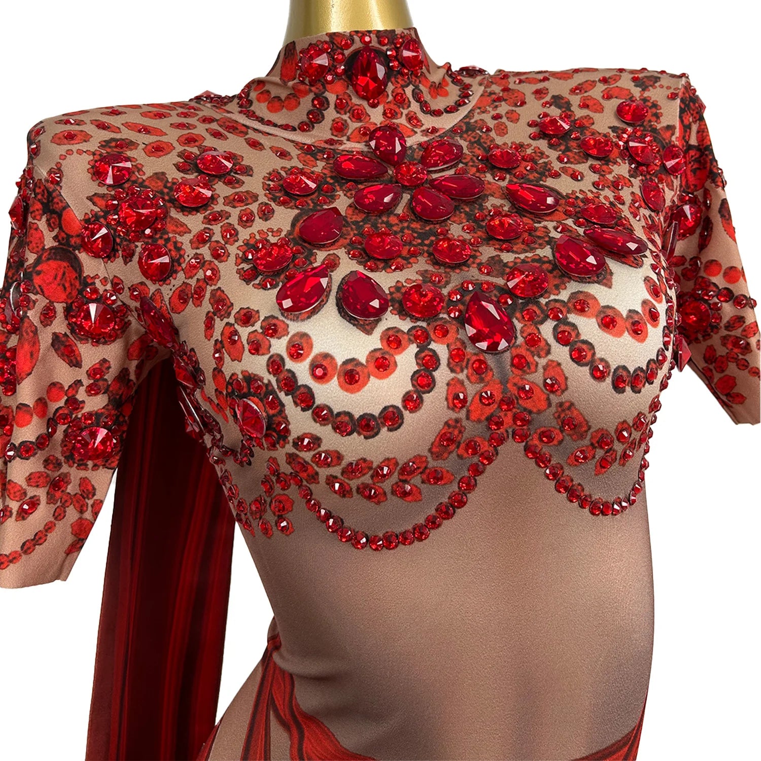 👑 QUEEN SPARKLE GOWN — ROBE LONGUE STRASS IMPRIMÉ COL MONTANT