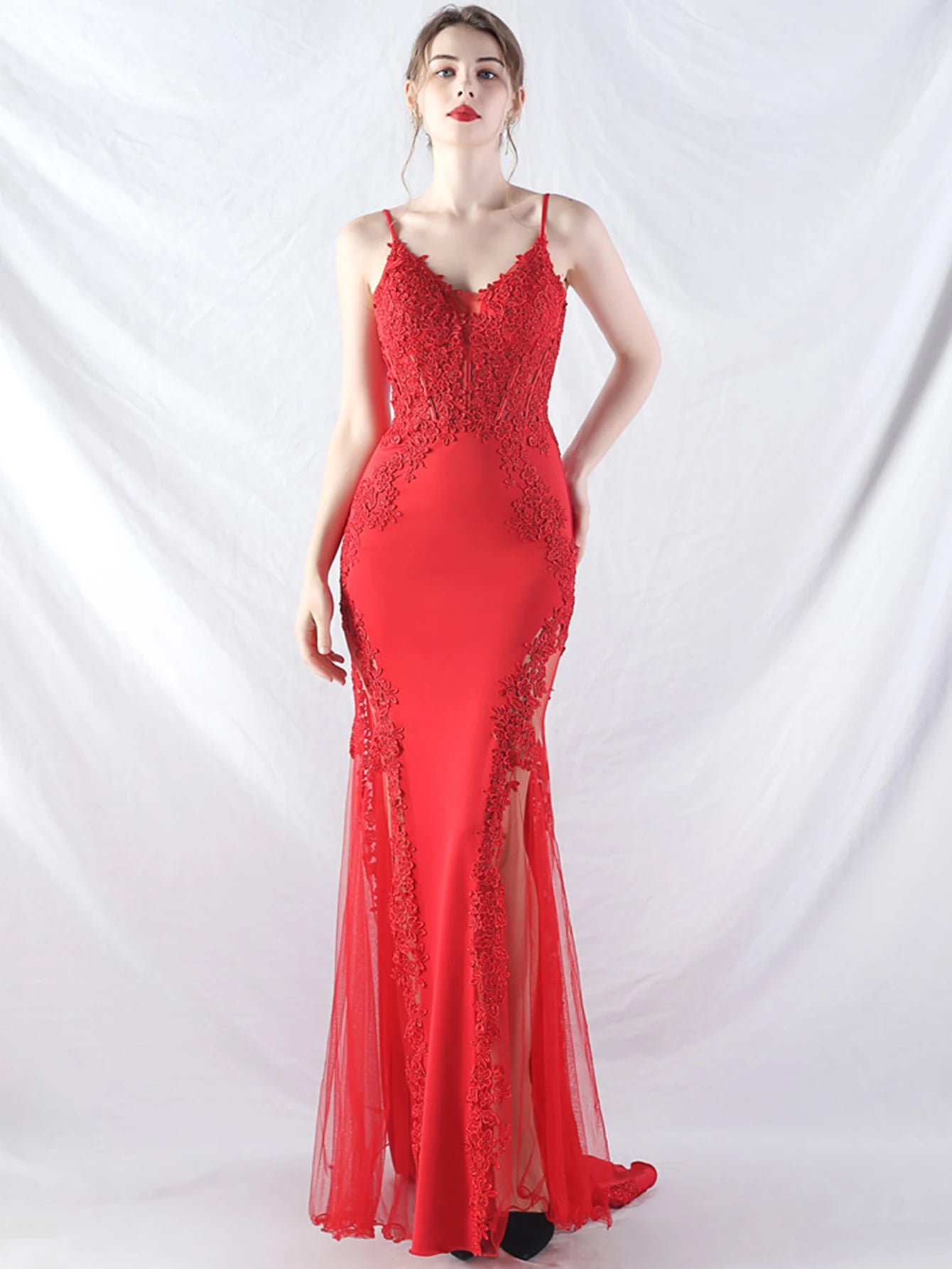 👑 QUEEN LACE MAXI DRESS — ROBE LONGUE DENTELLE TRANSPARENTE COL V BRETELLES SPAGHETTI SOIRÉE GALA