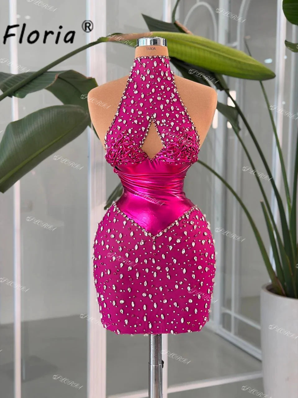 👑 QUEEN CRISTAUX HALTER — MINI ROBE COCKTAIL RUNWAY EDITION