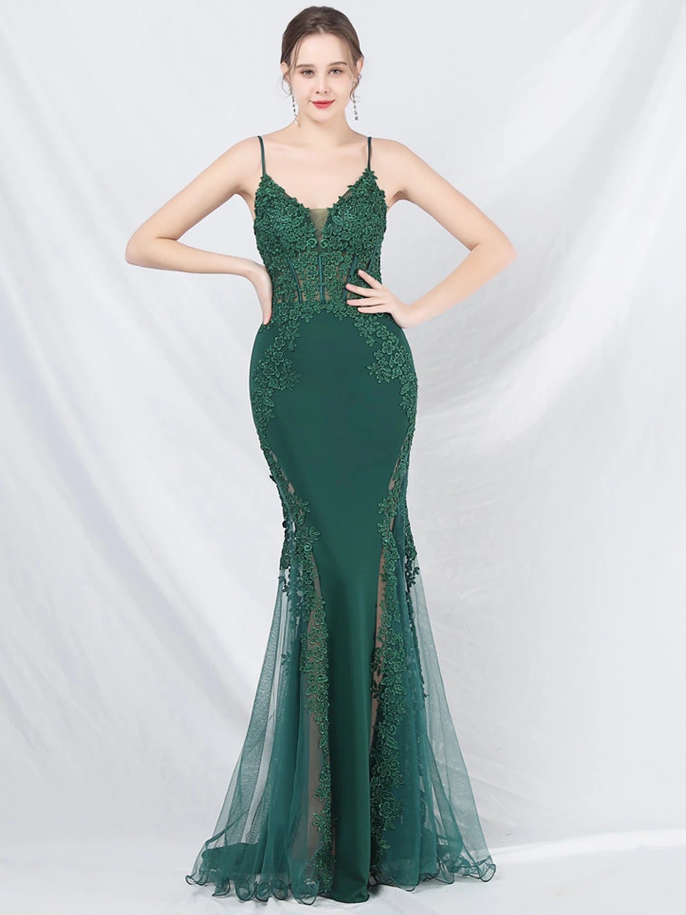 👑 QUEEN LACE MAXI DRESS — ROBE LONGUE DENTELLE TRANSPARENTE COL V BRETELLES SPAGHETTI SOIRÉE GALA