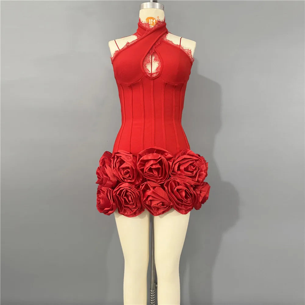 👑 QUEEN ROSE HALTER — MINI ROBE DENTELLE APPLIQUÉS ROSES