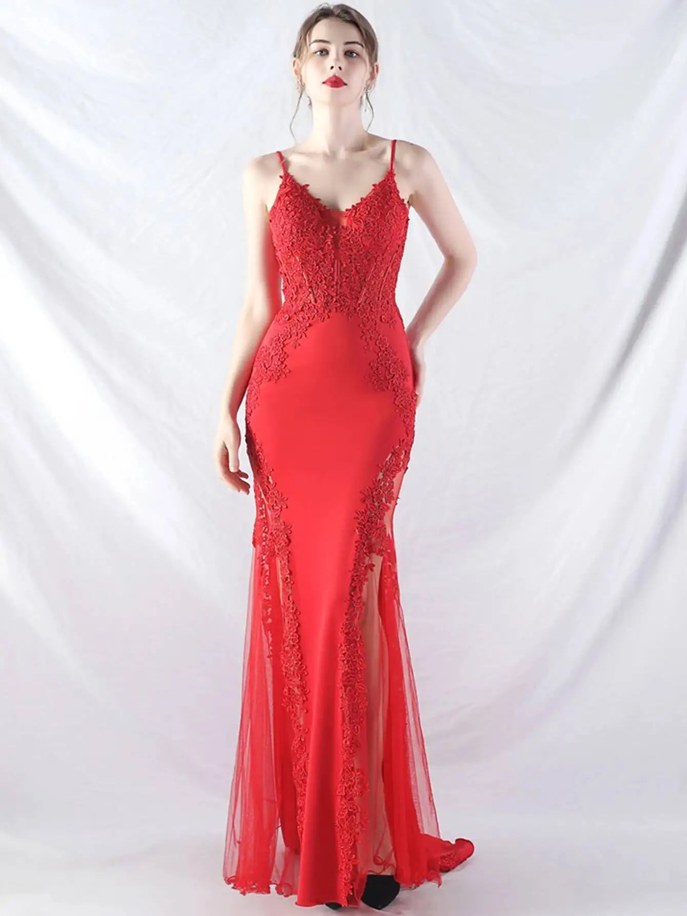 👑 QUEEN LACE MAXI DRESS — ROBE LONGUE DENTELLE TRANSPARENTE COL V BRETELLES SPAGHETTI SOIRÉE GALA
