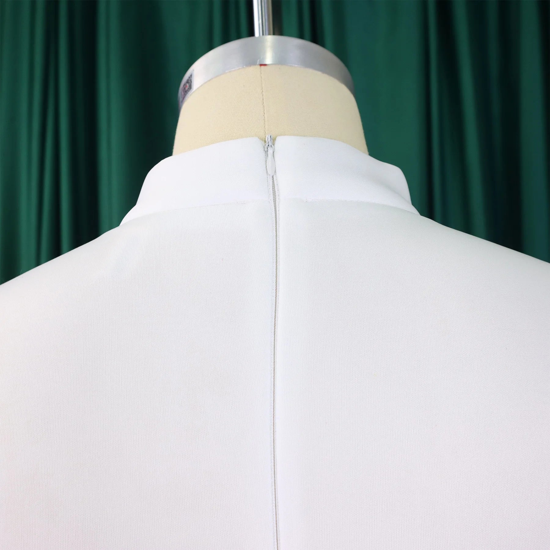 👑 QUEEN BOW — ROBE PLISSÉE À NŒUD SIGNATURE