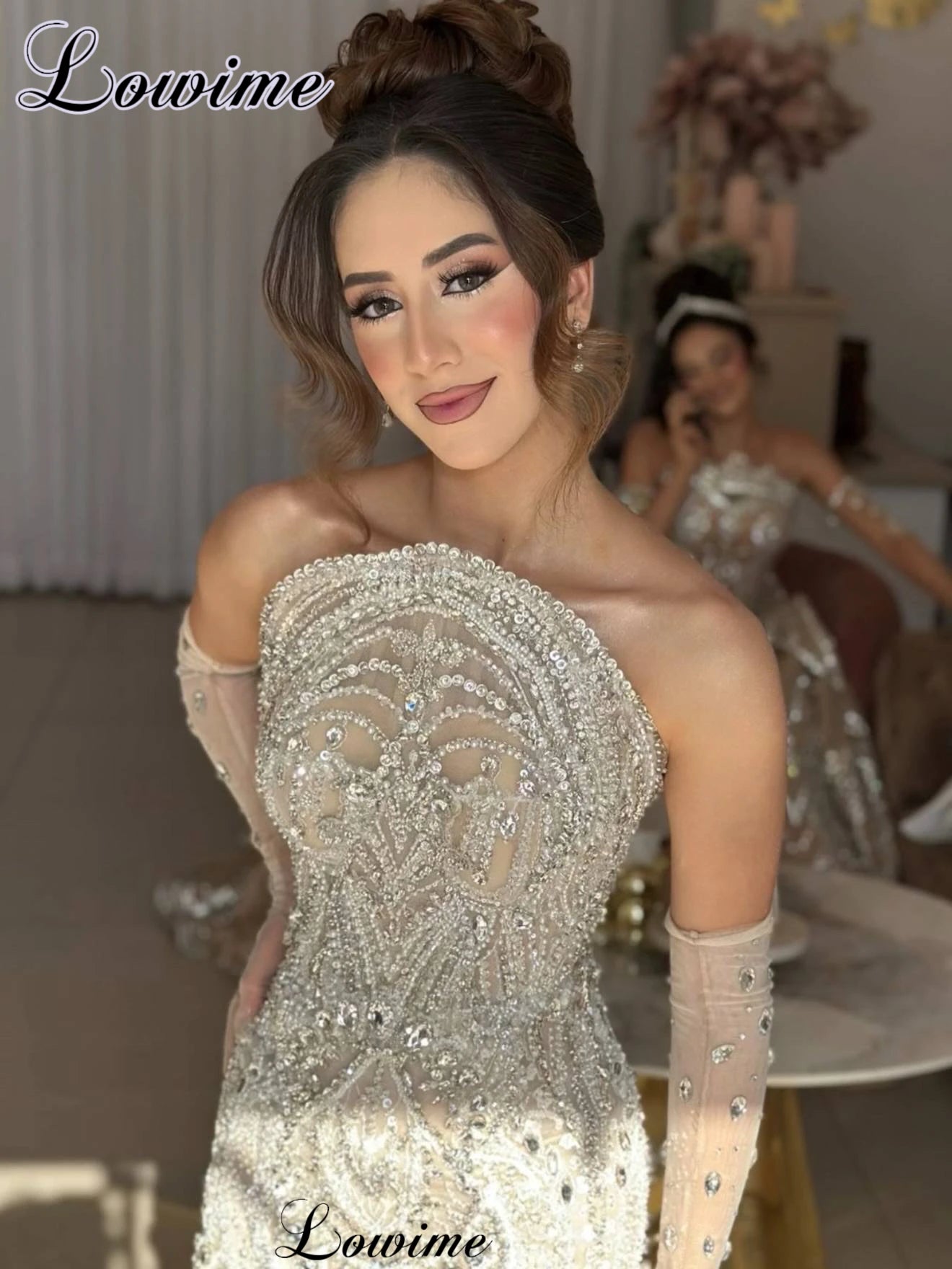👑 QUEEN ELEGANCE — ROBE SIRÈNE PERLÉE HAUTE COUTURE À TRAÎNE BALAYAGE