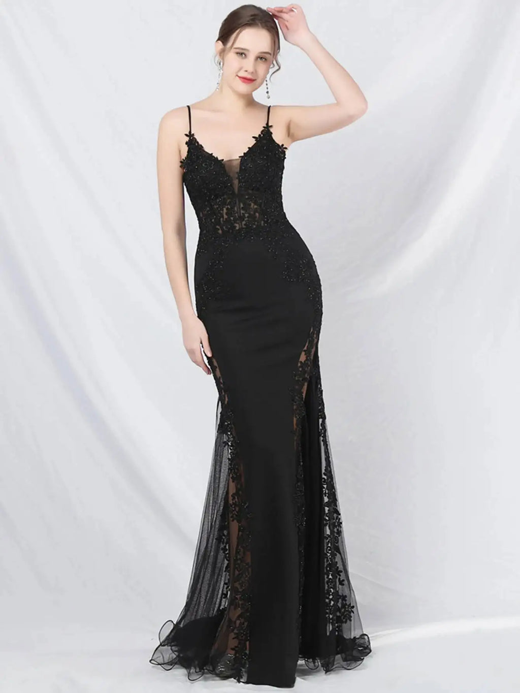 👑 QUEEN LACE MAXI DRESS — ROBE LONGUE DENTELLE TRANSPARENTE COL V BRETELLES SPAGHETTI SOIRÉE GALA