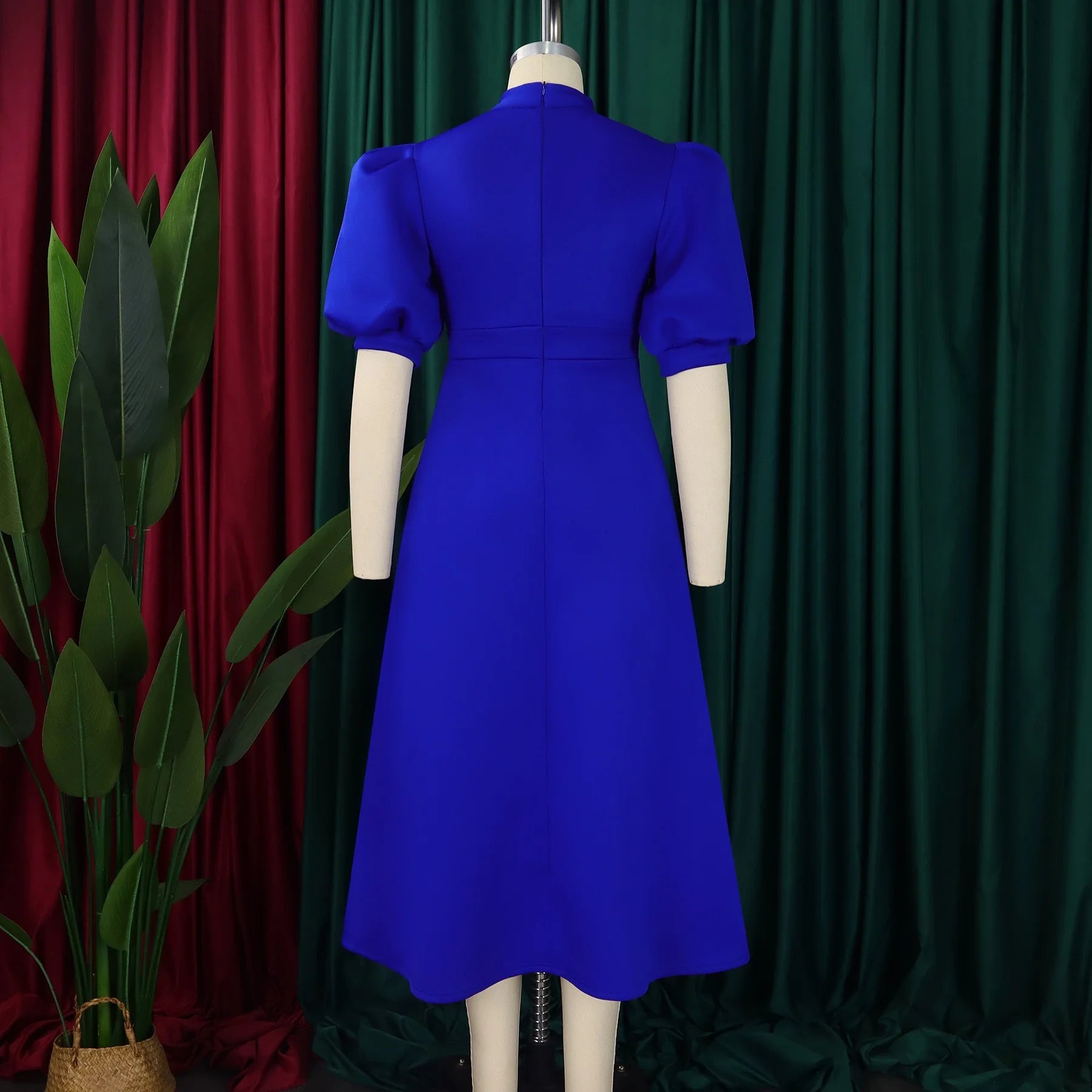 👑 QUEEN BOW — ROBE PLISSÉE À NŒUD SIGNATURE