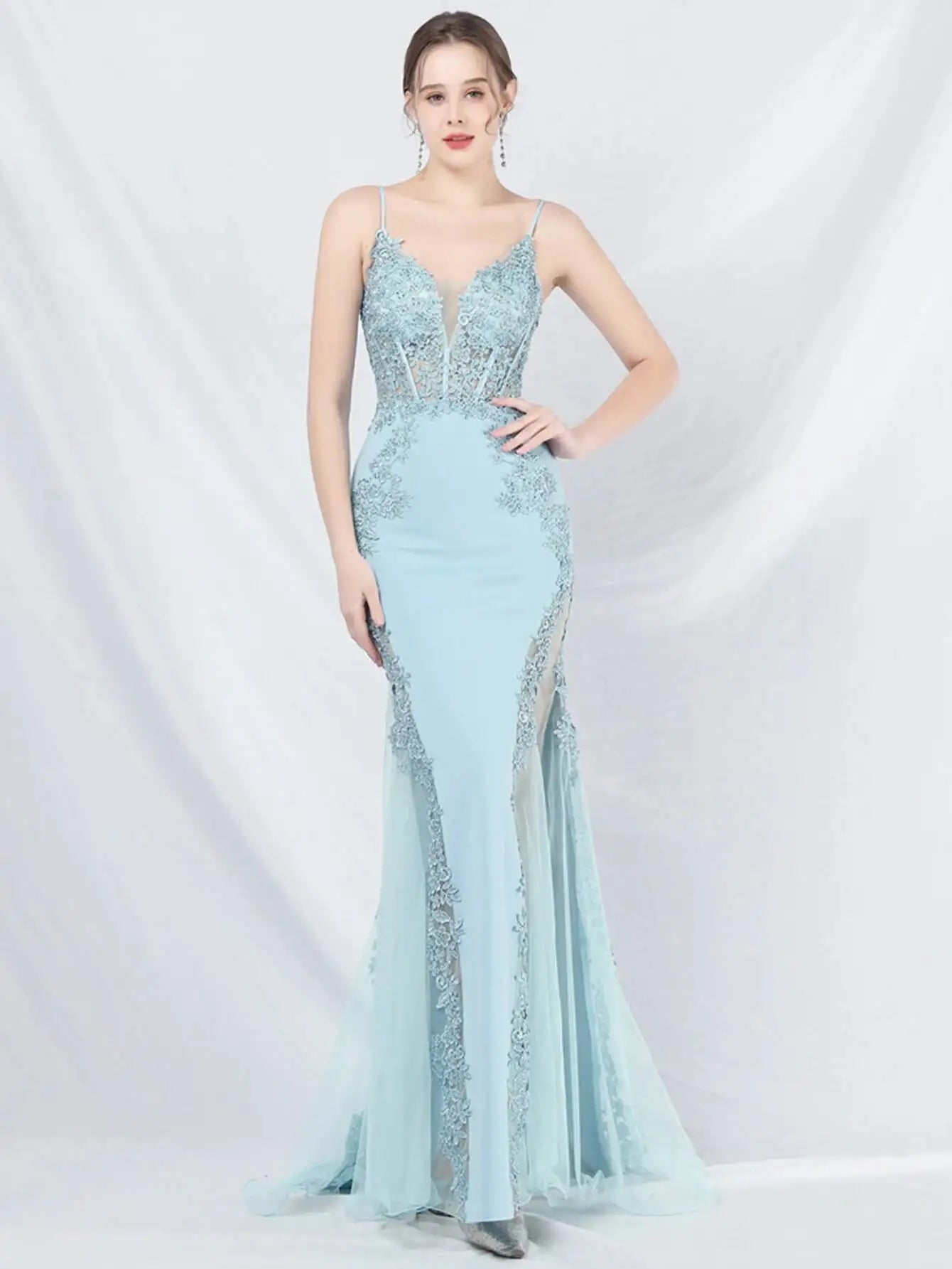 👑 QUEEN LACE MAXI DRESS — ROBE LONGUE DENTELLE TRANSPARENTE COL V BRETELLES SPAGHETTI SOIRÉE GALA