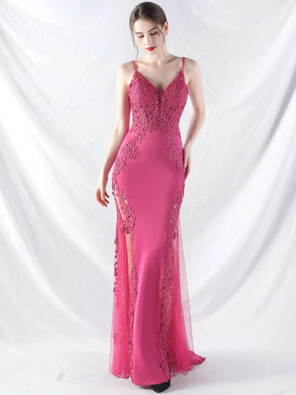 👑 QUEEN LACE MAXI DRESS — ROBE LONGUE DENTELLE TRANSPARENTE COL V BRETELLES SPAGHETTI SOIRÉE GALA