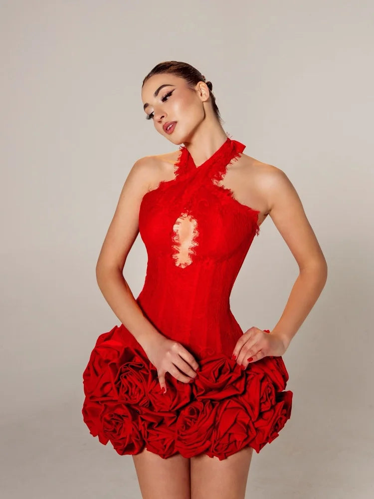 👑 QUEEN ROSE HALTER — MINI ROBE DENTELLE APPLIQUÉS ROSES
