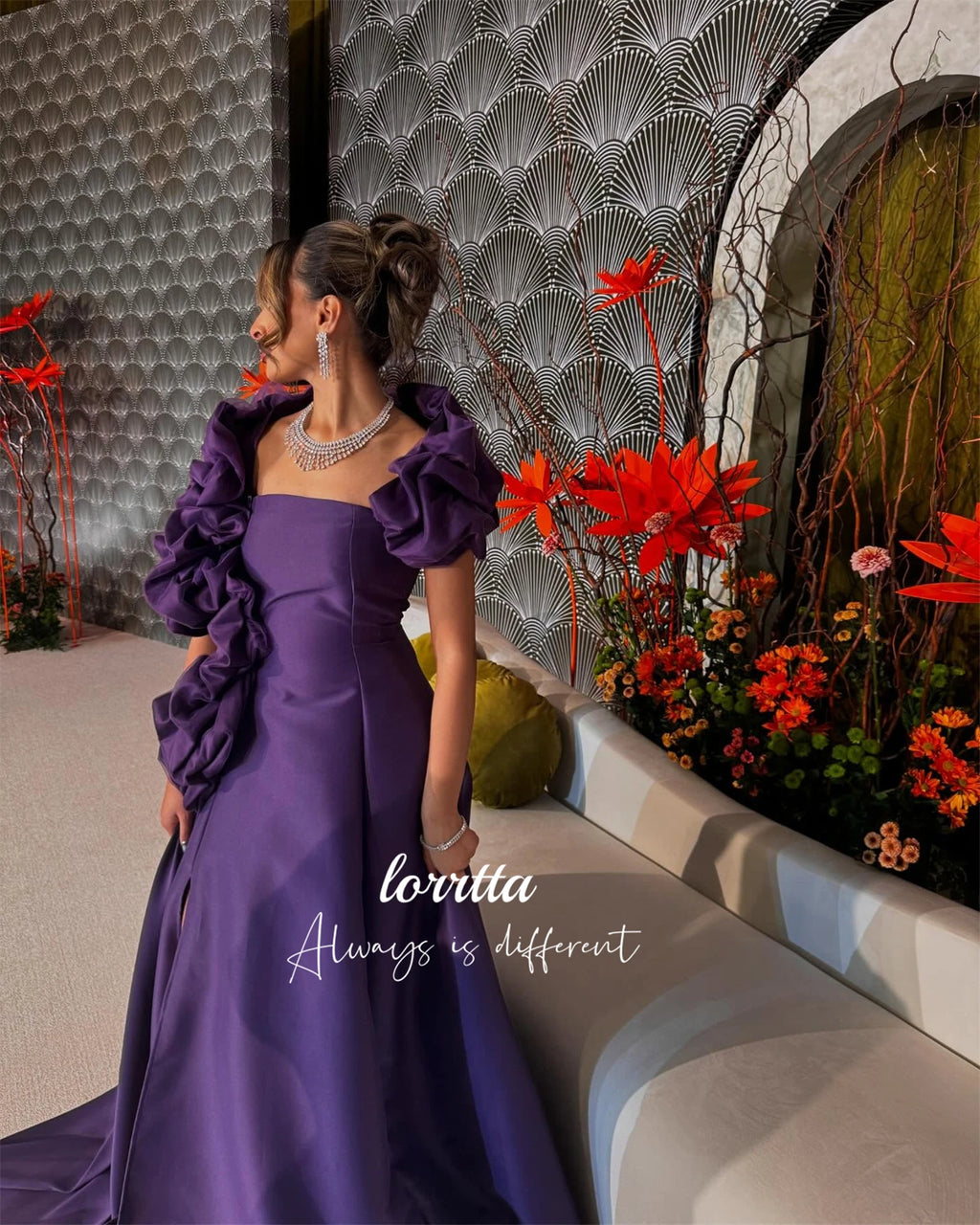 👑 QUEEN PRESTIGE — ROBE SATIN COL CARRÉ LONGUE
