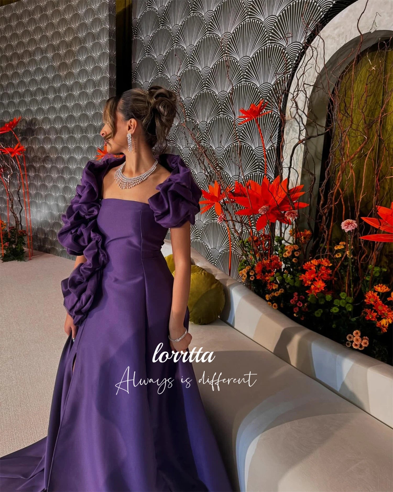 👑 QUEEN PRESTIGE — ROBE SATIN COL CARRÉ LONGUE