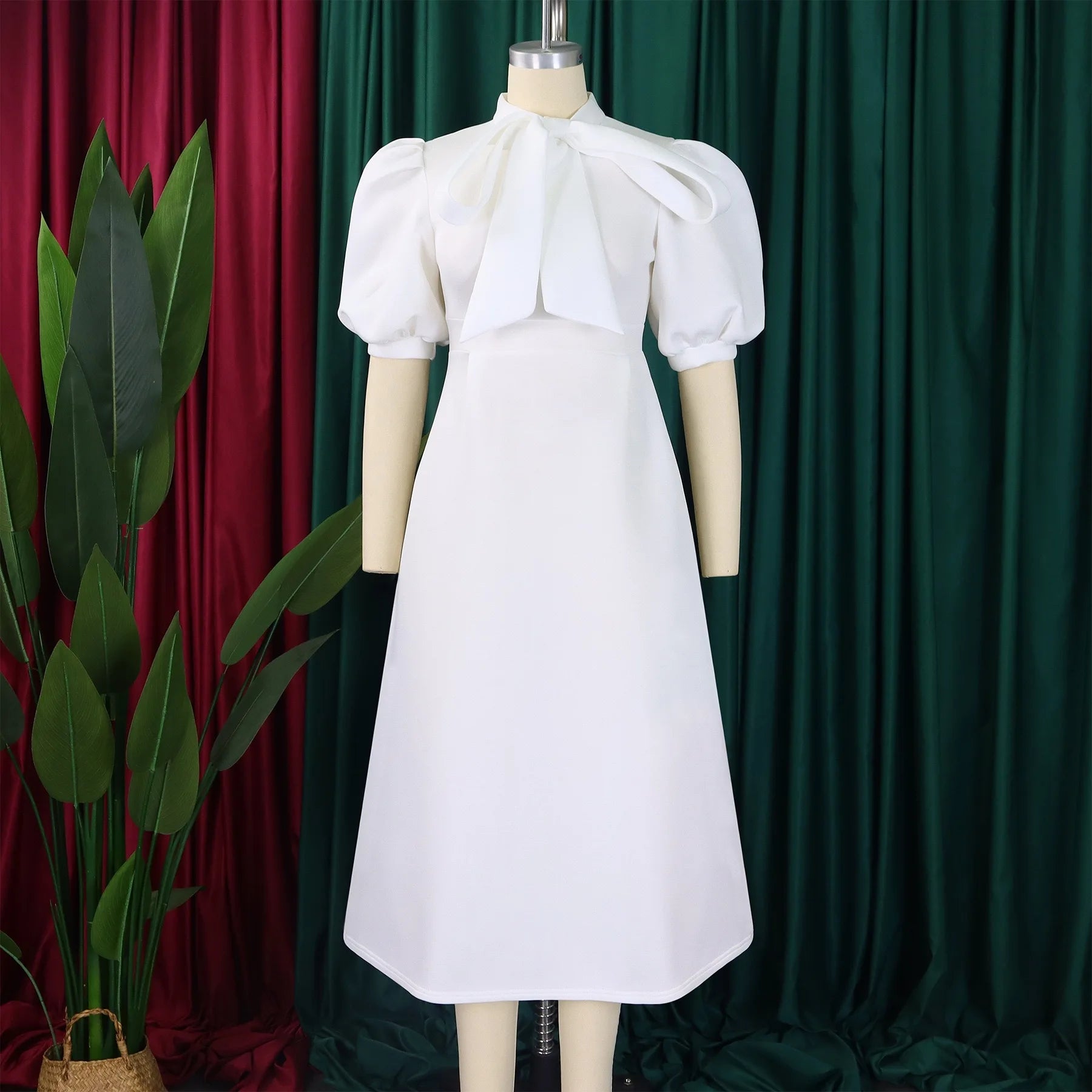 👑 QUEEN BOW — ROBE PLISSÉE À NŒUD SIGNATURE