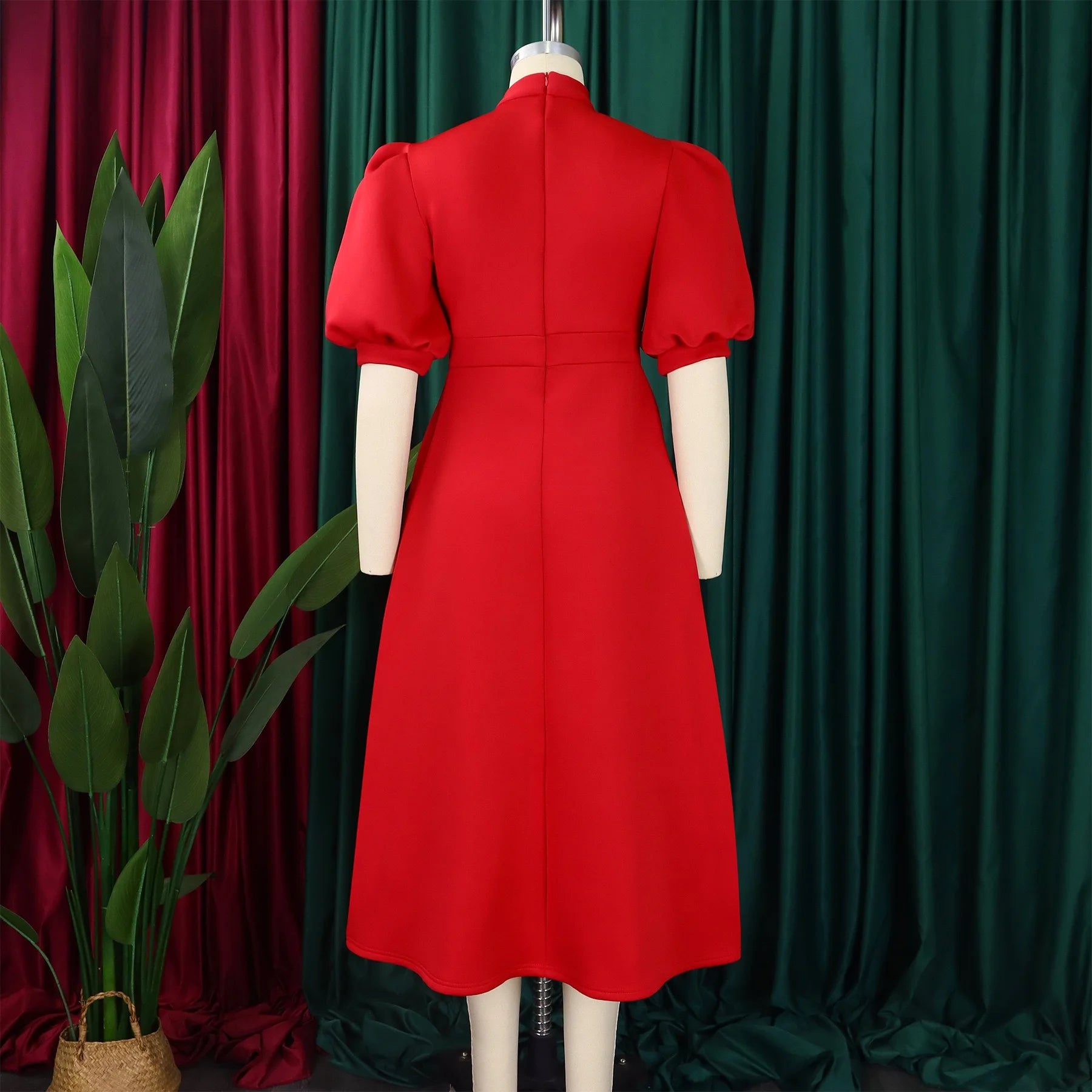 👑 QUEEN BOW — ROBE PLISSÉE À NŒUD SIGNATURE