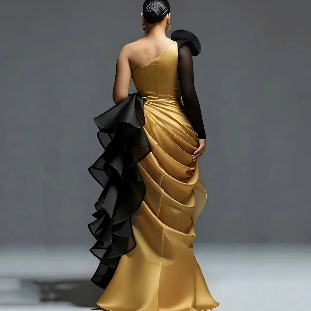 👑 QUEEN BLACK GOLD — ROBE SIRÈNE LONGUE NOIR & OR ORGANZA VOLANTS ÉPAULE ASYMÉTRIQUE FENTE HAUTE