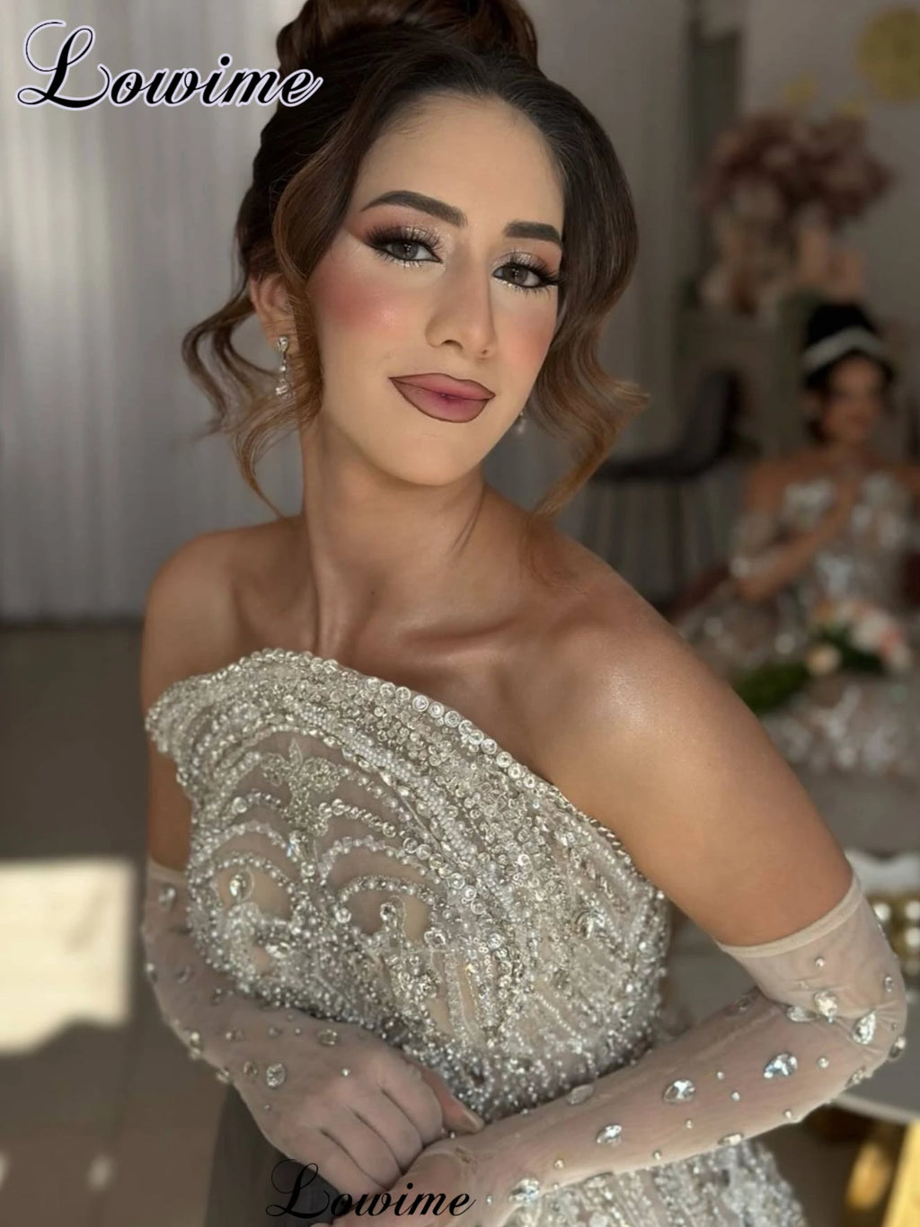 👑 QUEEN ELEGANCE — ROBE SIRÈNE PERLÉE HAUTE COUTURE À TRAÎNE BALAYAGE