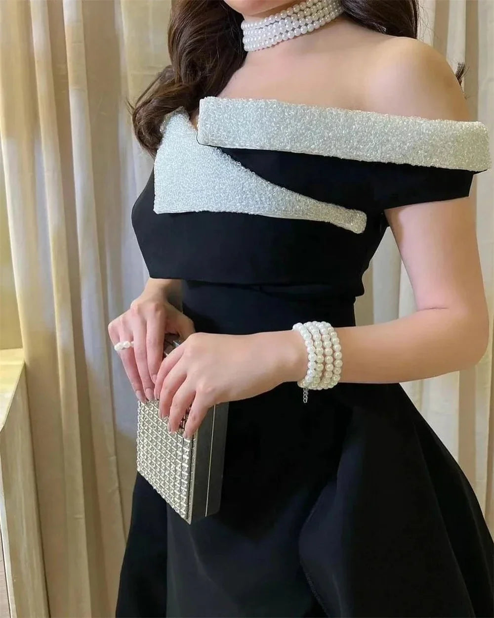 👑 Queen Sequins Drapé – Ball Gown Épaule Libre